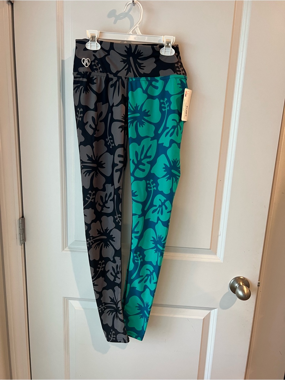 Mahiku Aloha Hybrid leggings. Large